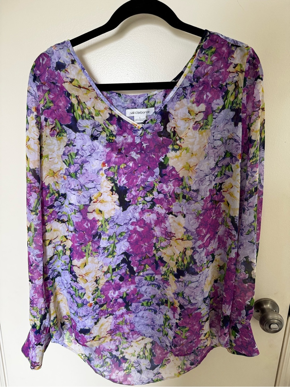 Liz Claiborne Purple Floral V-Neck Blouse with Cream Accents